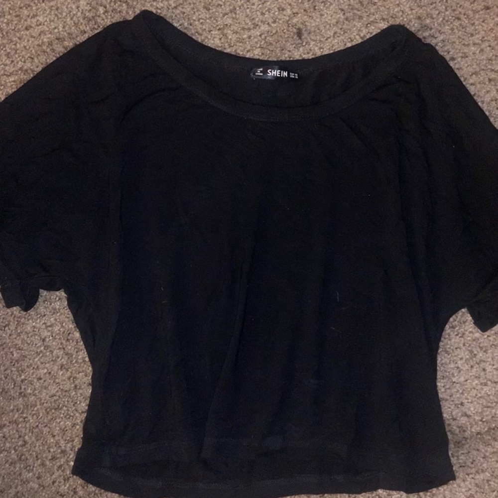 Black loose fitted crop top